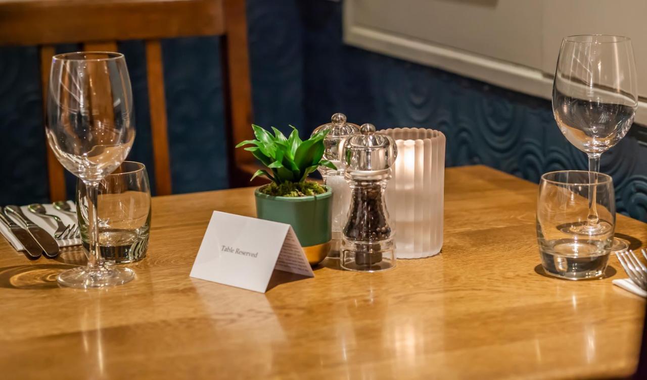 Hotel The Bell - Brunning And Price Alderminster Esterno foto