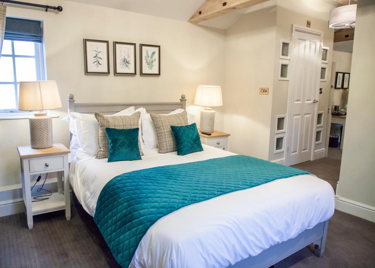 Hotel The Bell - Brunning And Price Alderminster Esterno foto