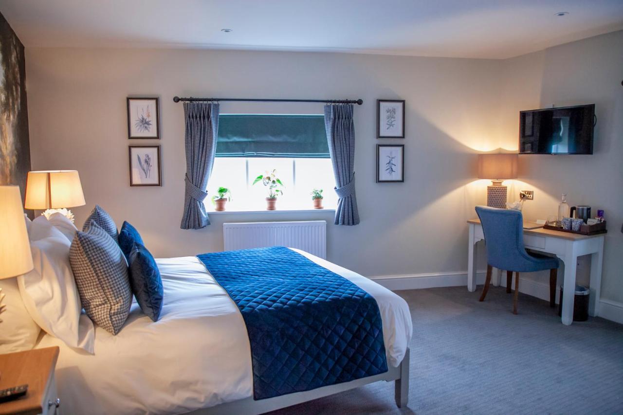 Hotel The Bell - Brunning And Price Alderminster Esterno foto