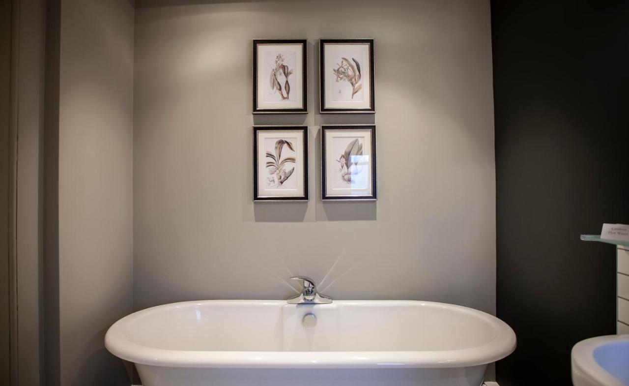 Hotel The Bell - Brunning And Price Alderminster Esterno foto