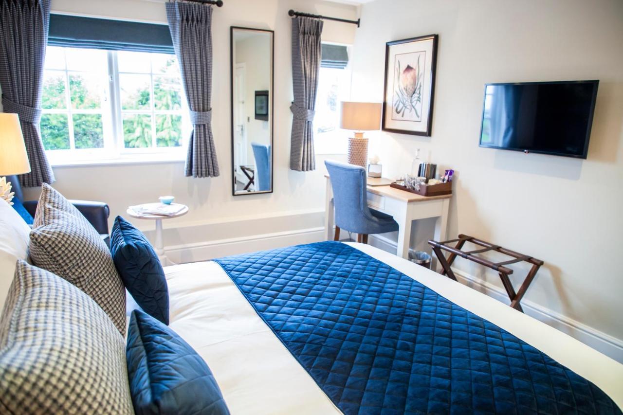 Hotel The Bell - Brunning And Price Alderminster Esterno foto